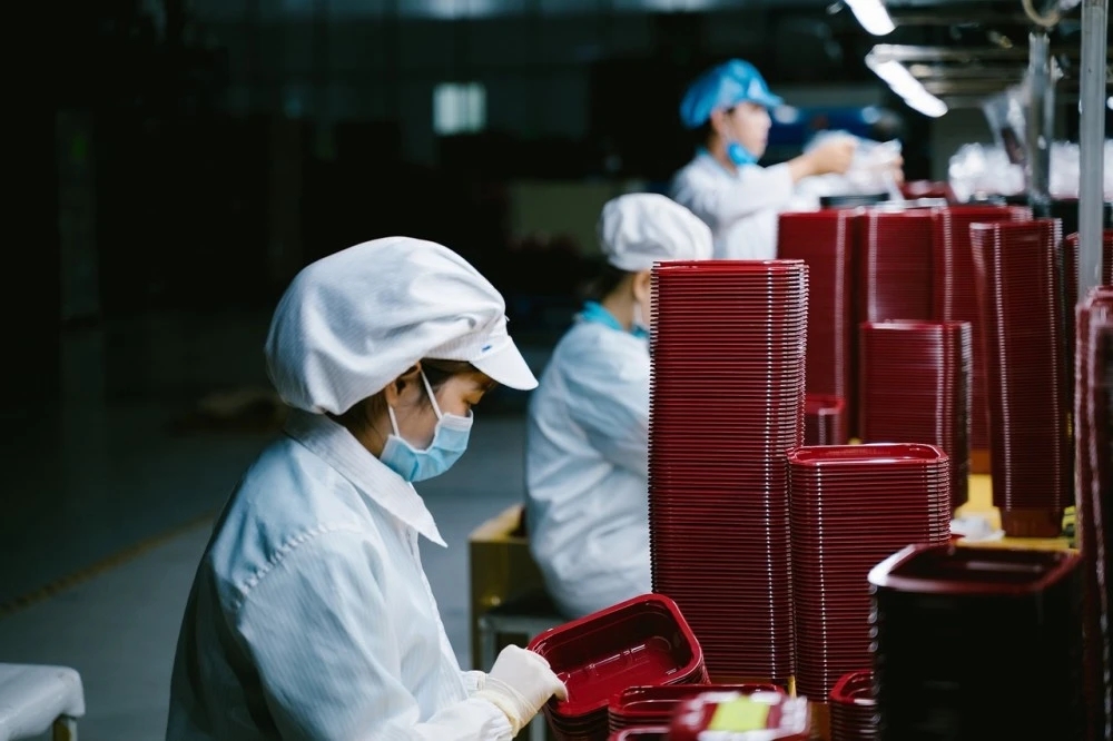 高烧不能下流水线!电子厂工人熬年底:我怕穷怕传染